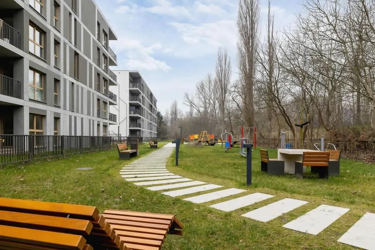 Beautiful Apartment In Krakow With Garden, Air Conditioning, Parking And Desk By Renters Prestige