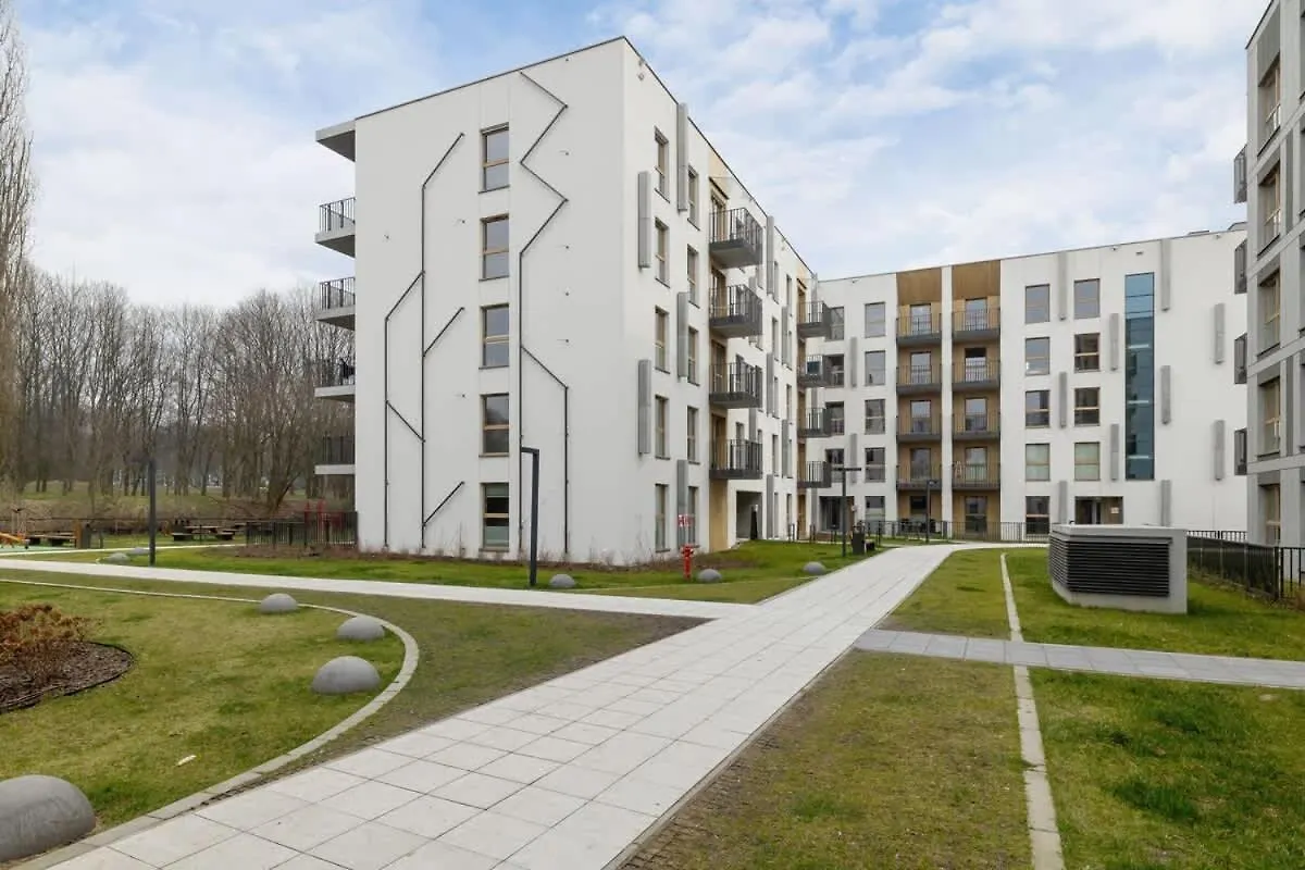 Beautiful Apartment In Krakow With Garden, Air Conditioning, Parking And Desk By Renters Prestige