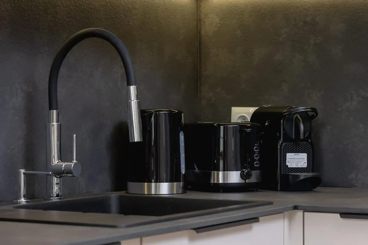 Beautiful Apartment In Krakow With Garden, Air Conditioning, Parking And Desk By Renters Prestige Polen