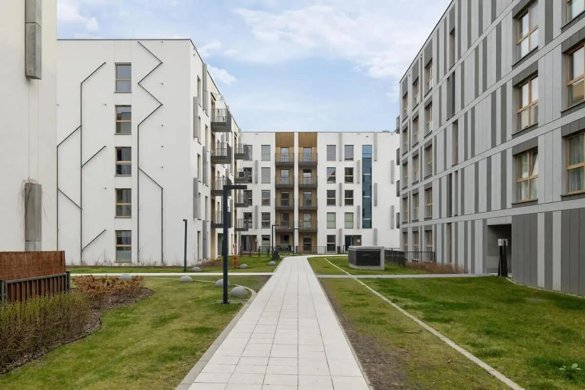 Beautiful Apartment In Krakow With Garden, Air Conditioning, Parking And Desk By Renters Prestige